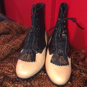 Ariat lace up boots 7.5 exc condition